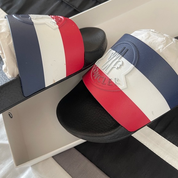 Moncler slides men size 42 US9 - Picture 2 of 6